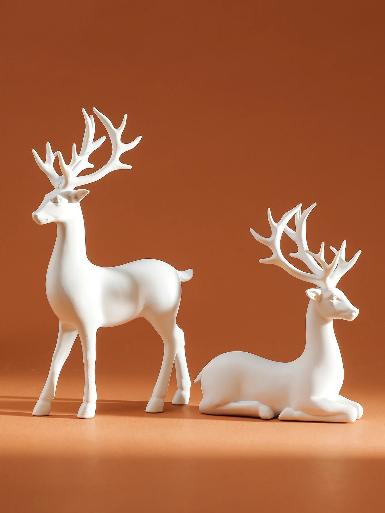 ✨ Elegant Reindeer Duo – Minimalist Nordic Table Figurines 🦌🏠