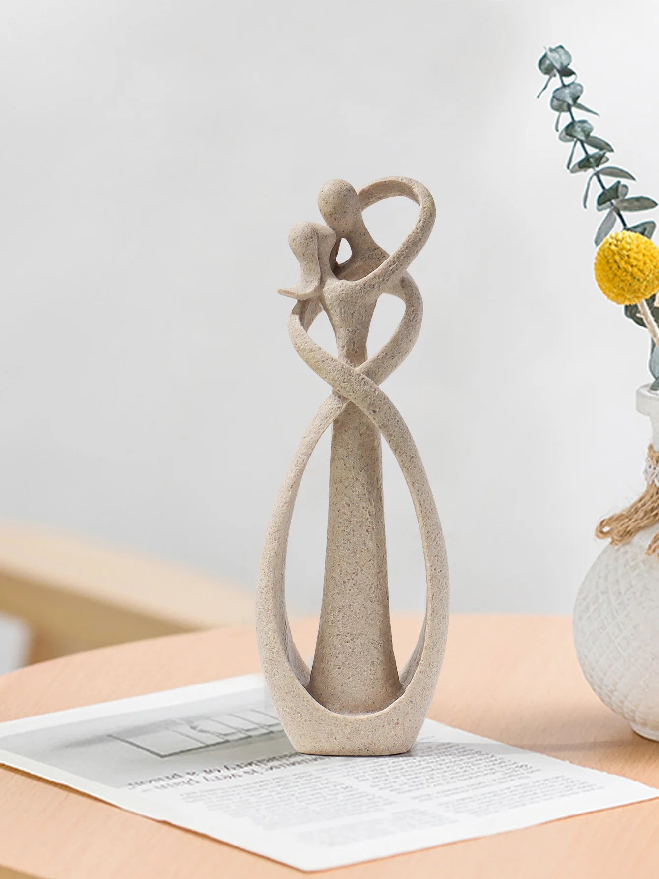 ❤️ Nordic Embracing Couple Sculpture – Modern Love Figurine