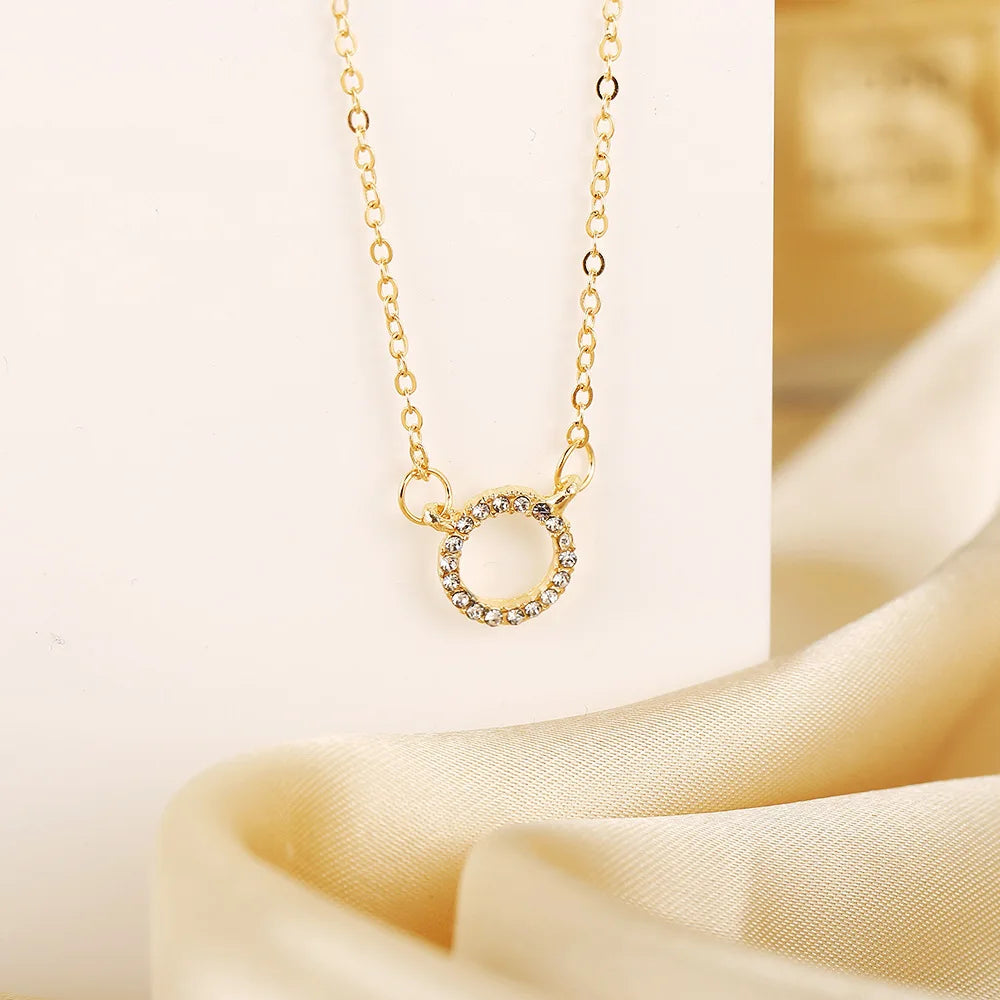 ✨ Crystal Circle Pendant Necklace – Elegant Minimalist Jewelry ✨