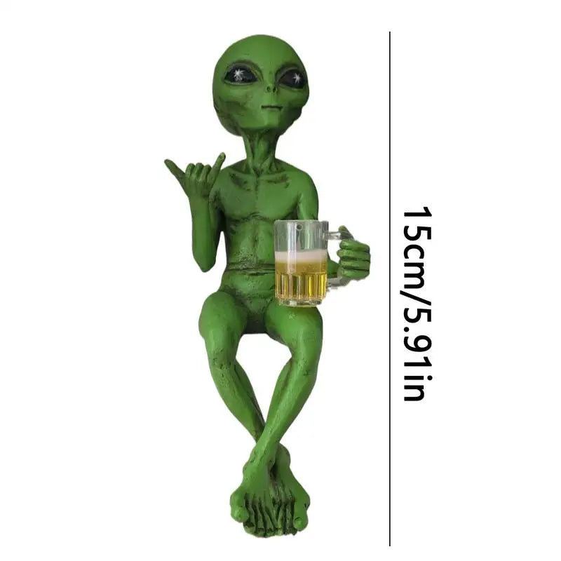 🛸🍺 “Alien Chill Vibes” Funny Alien Beer Statue – Resin Desktop & Garden Decor
