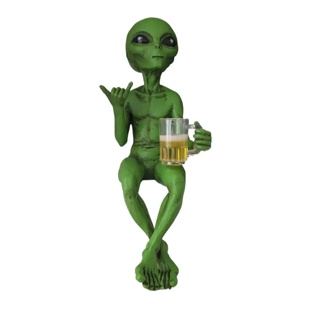 🛸🍺 “Alien Chill Vibes” Funny Alien Beer Statue – Resin Desktop & Garden Decor