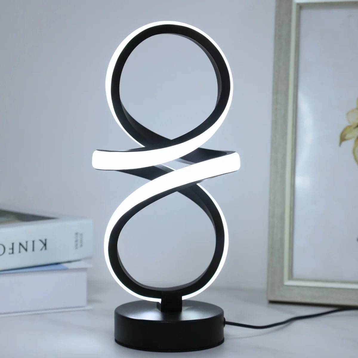 🌟 Modern Spiral LED Lamp – 30 cm