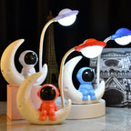 🌙✨ Astronaut Lamp on the Crescent - Creative Night Light from the Desk