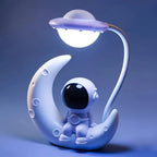 🌙✨ Astronaut Lamp on the Crescent - Creative Night Light from the Desk