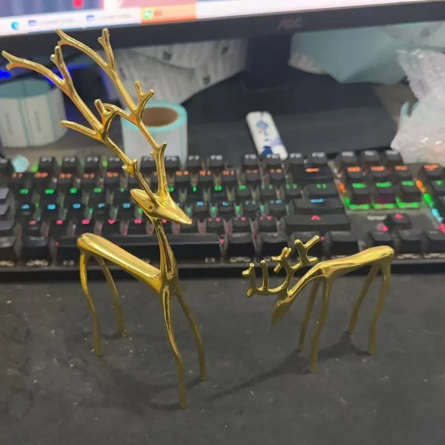 ✨ Modern Minimalist Reindeer Sculptures – Nordic Art Décor (Single or Set) 🦌