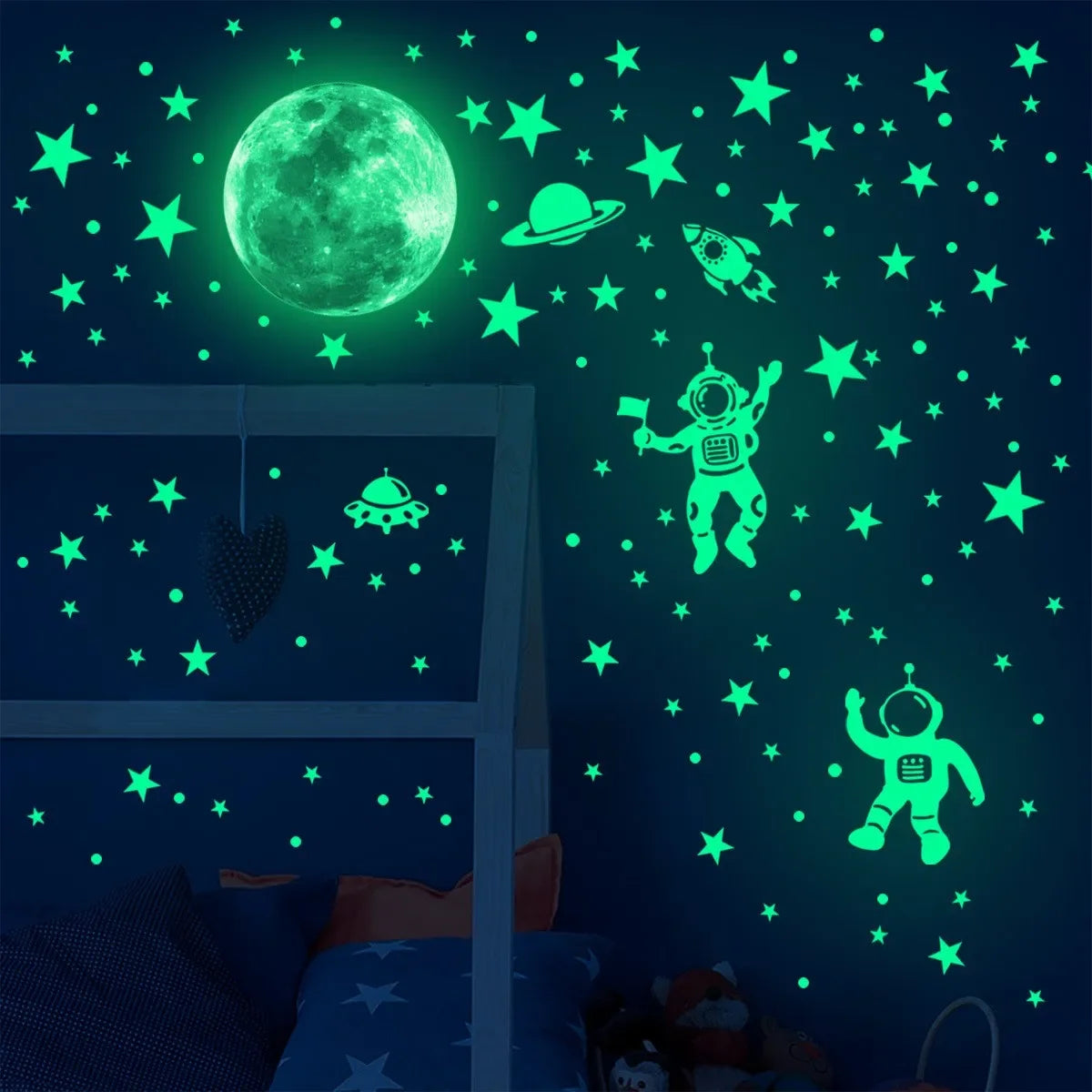 🌙✨ Glowing Stars & Moon Wall Stickers – Luminous Astronaut Room Decor