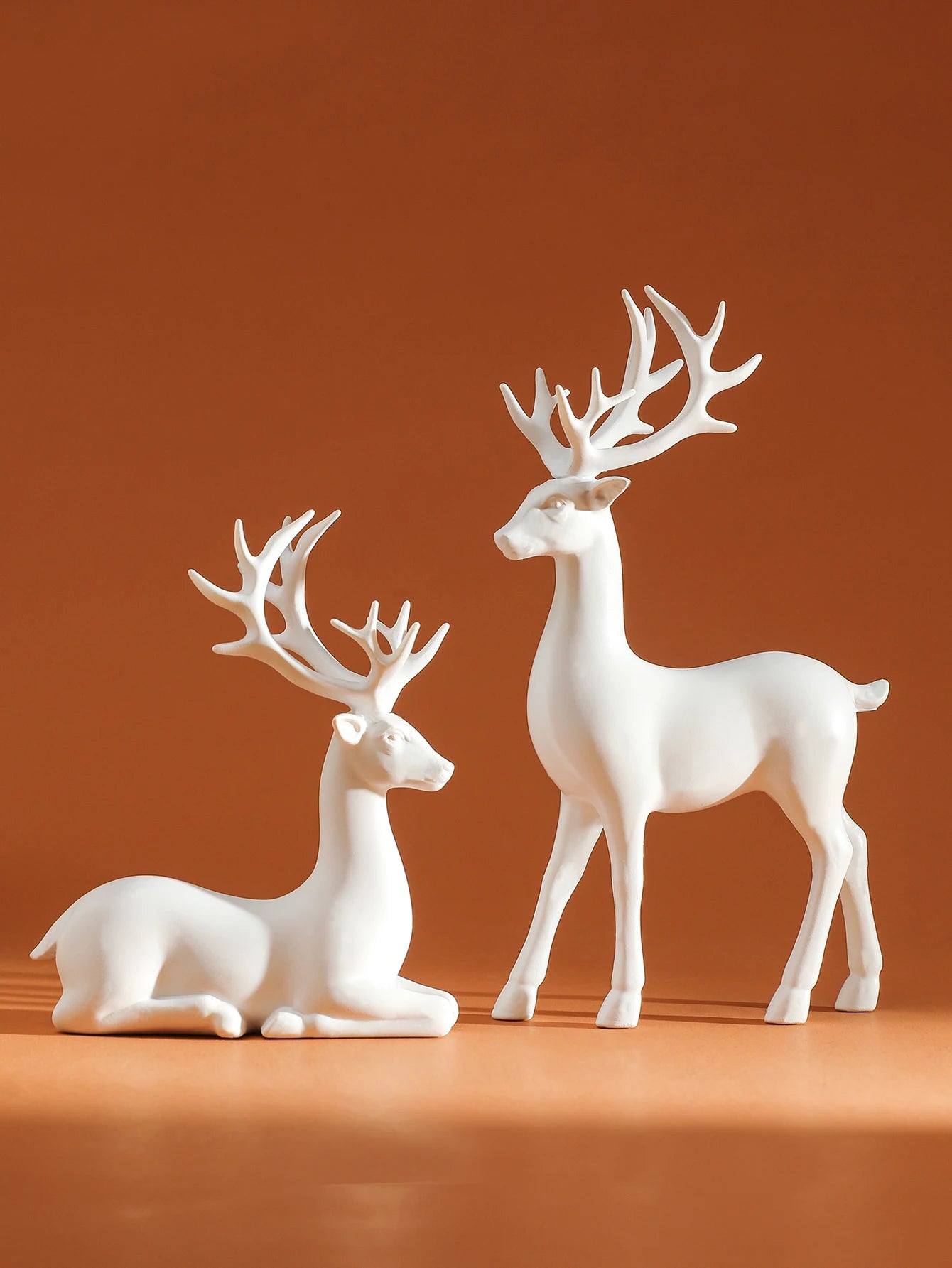 ✨ Elegant Reindeer Duo – Minimalist Nordic Table Figurines 🦌🏠