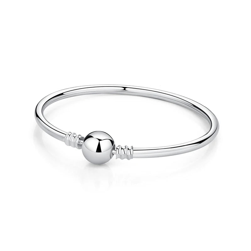 🌟 Elegant Silver Charm Bracelet – Minimalist Women’s Jewelry 💎✨