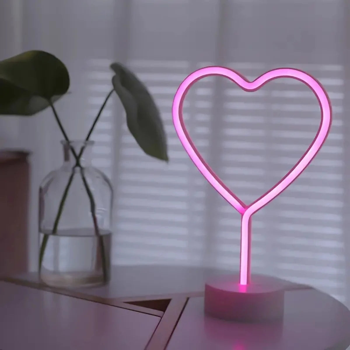 💗 Neon Heart LED –Neon Pink Lamp with Base✨