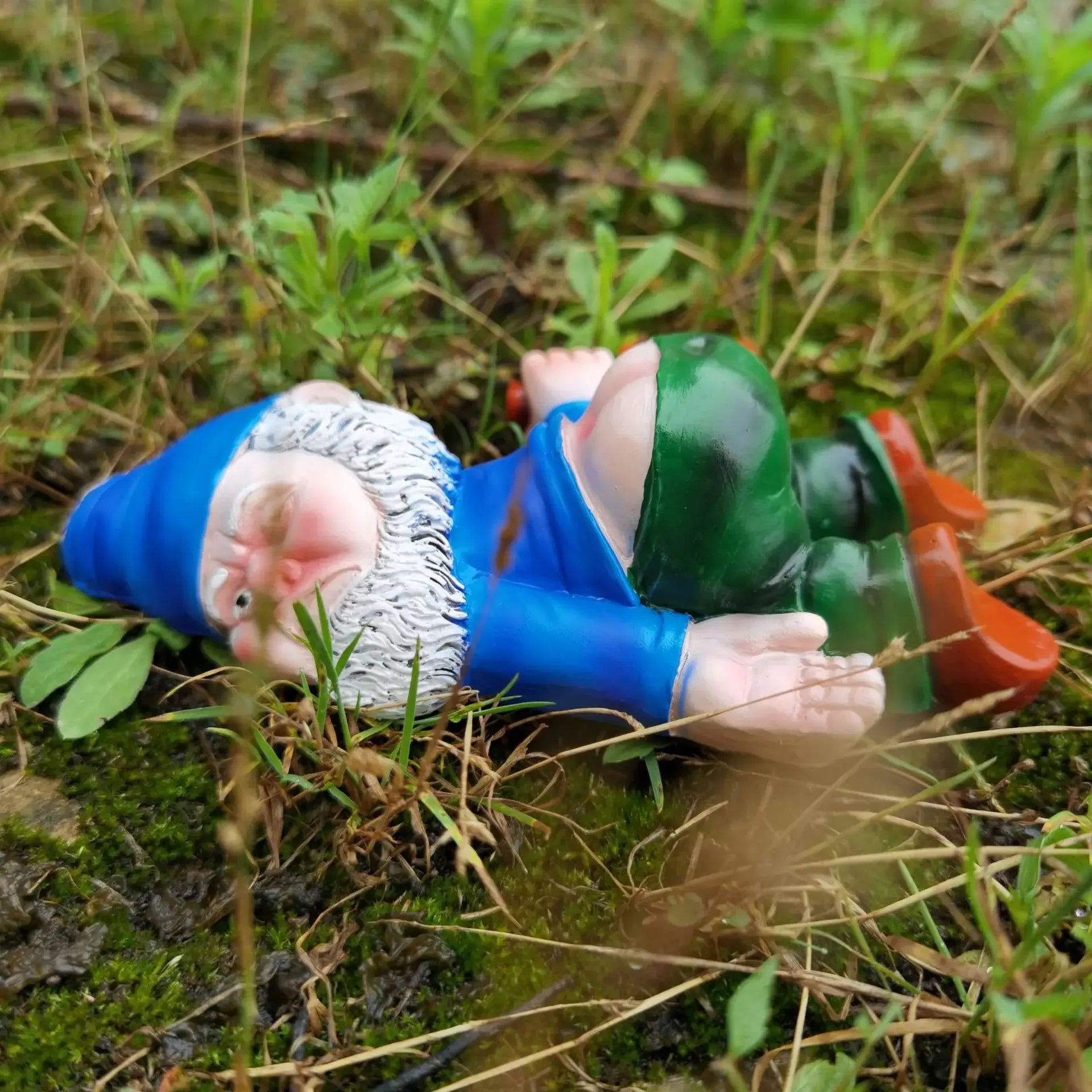 🍻 Drunken Garden Gnome – Funny 15cm Outdoor Resin Statue | Whimsical Lawn & Home Décor