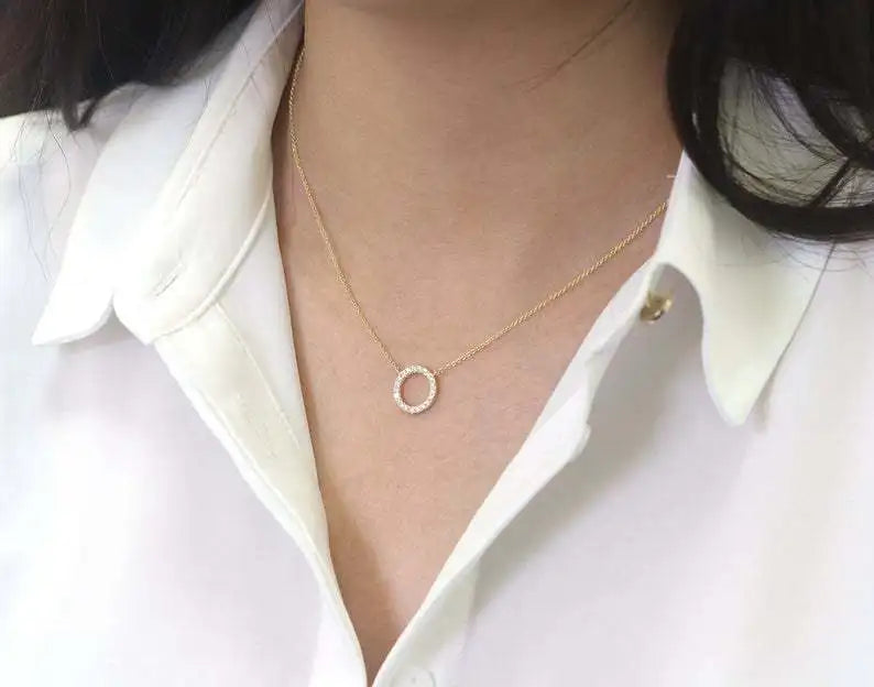 ✨ Crystal Circle Pendant Necklace – Elegant Minimalist Jewelry ✨