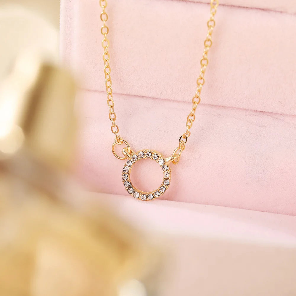 ✨ Crystal Circle Pendant Necklace – Elegant Minimalist Jewelry ✨
