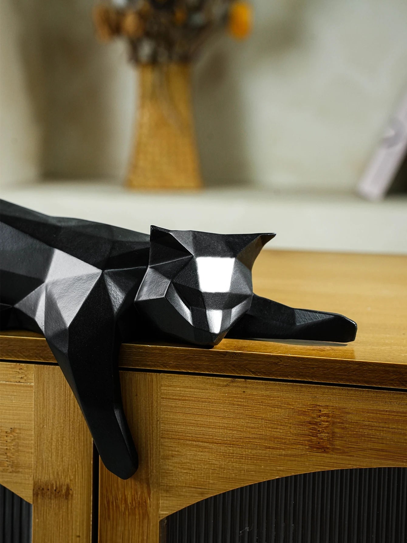 🐱 “Minimalist Cat Duo Figurines – Black & White Ceramic Decor 🖤🤍✨”