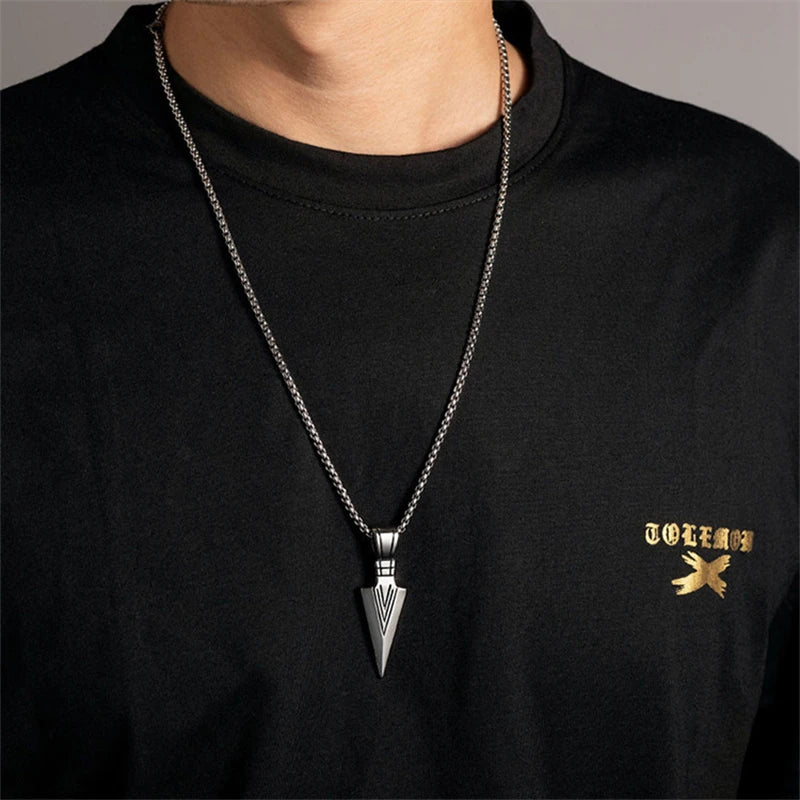 🔱 Arrowhead Pendant Necklace – Bold Steel Statement for Men & Women