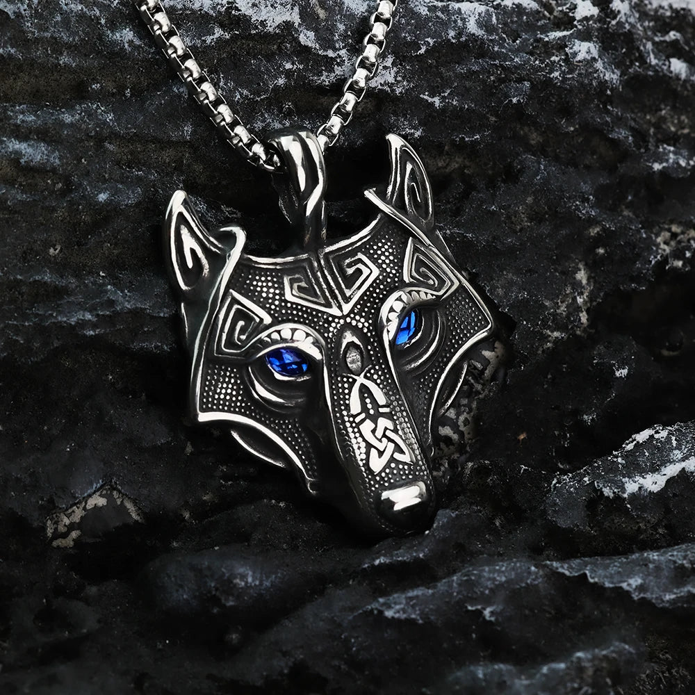 🐺✨ Celtic Wolf Pendant Necklace – Mystic Blue-Eye Amulet