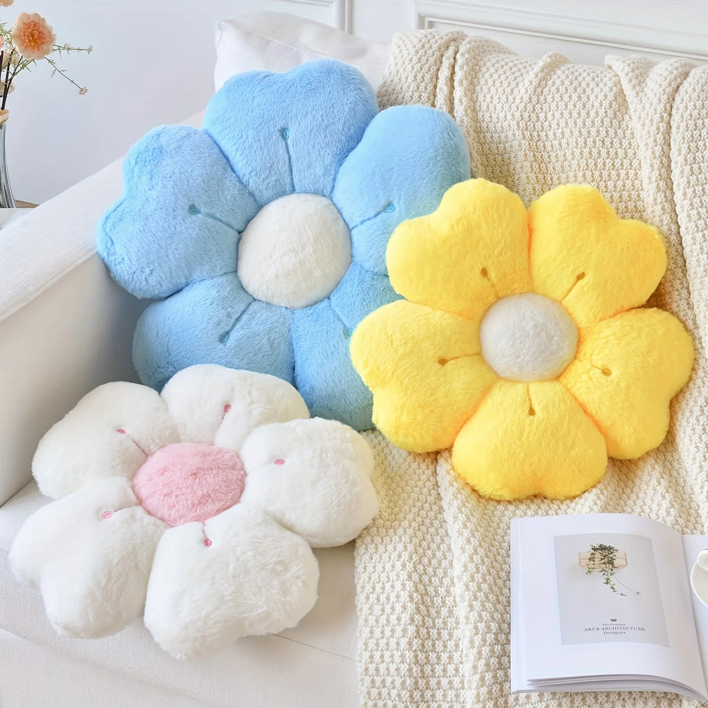 Plush Daisy Pillow - Soft, Decorative and Super Cute! 🌸🛋️