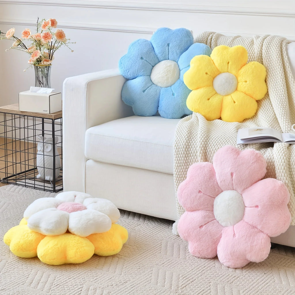Plush Daisy Pillow - Soft, Decorative and Super Cute! 🌸🛋️