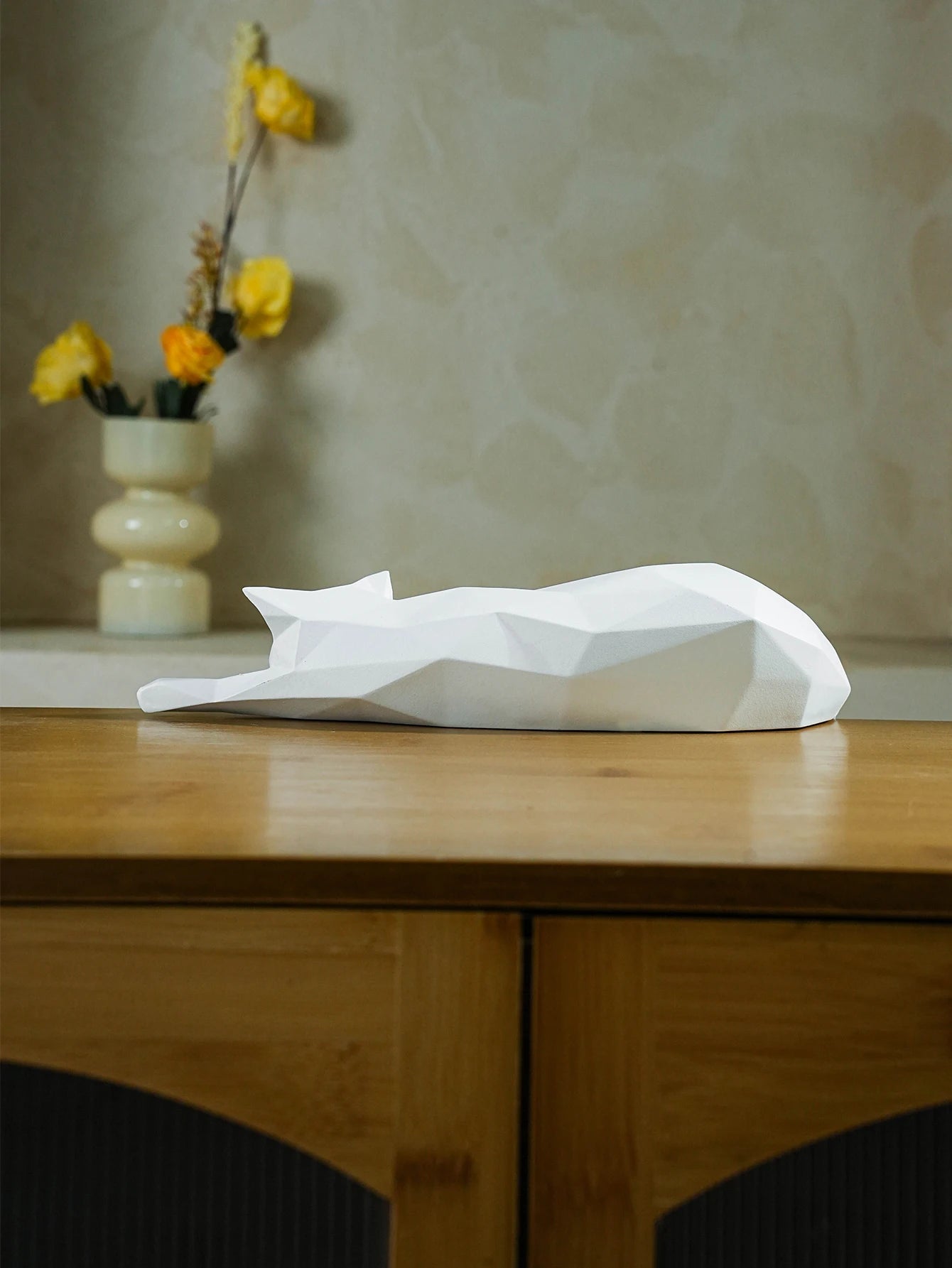 🐱 “Minimalist Cat Duo Figurines – Black & White Ceramic Decor 🖤🤍✨”